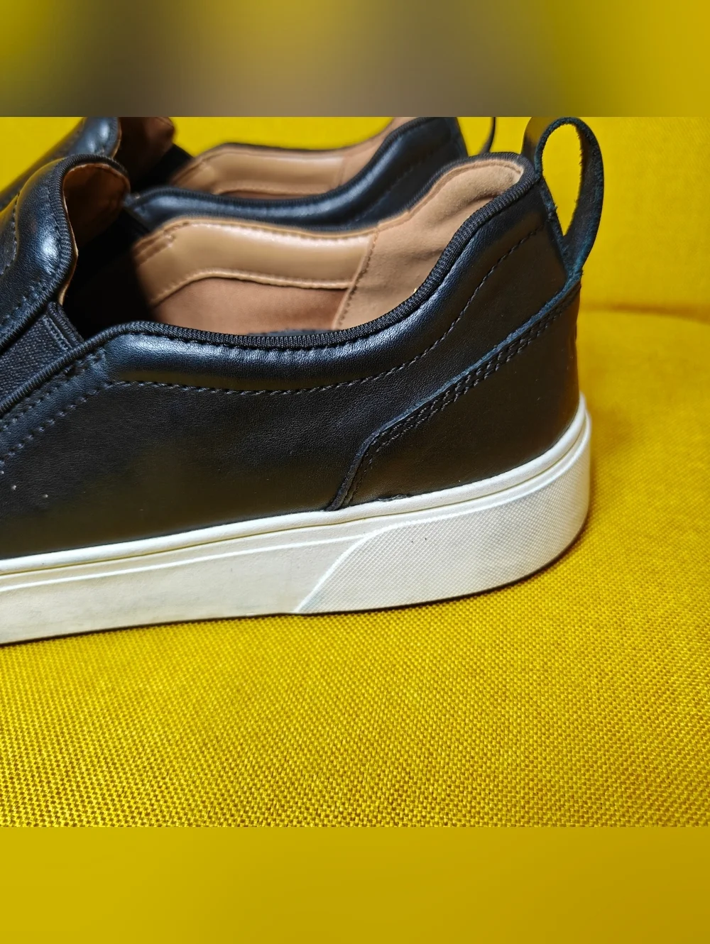 Vionic Kimmie Sneaker Black Leather Slip On Loafer Black Comfy Women's Size 9